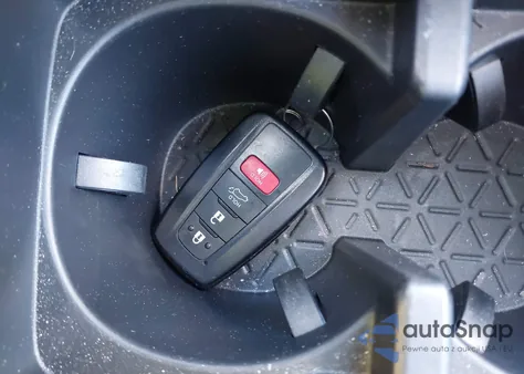 2025 Toyota Rav4 Xle from USA, damaged, VIN 2T3W1RFV3SC318371